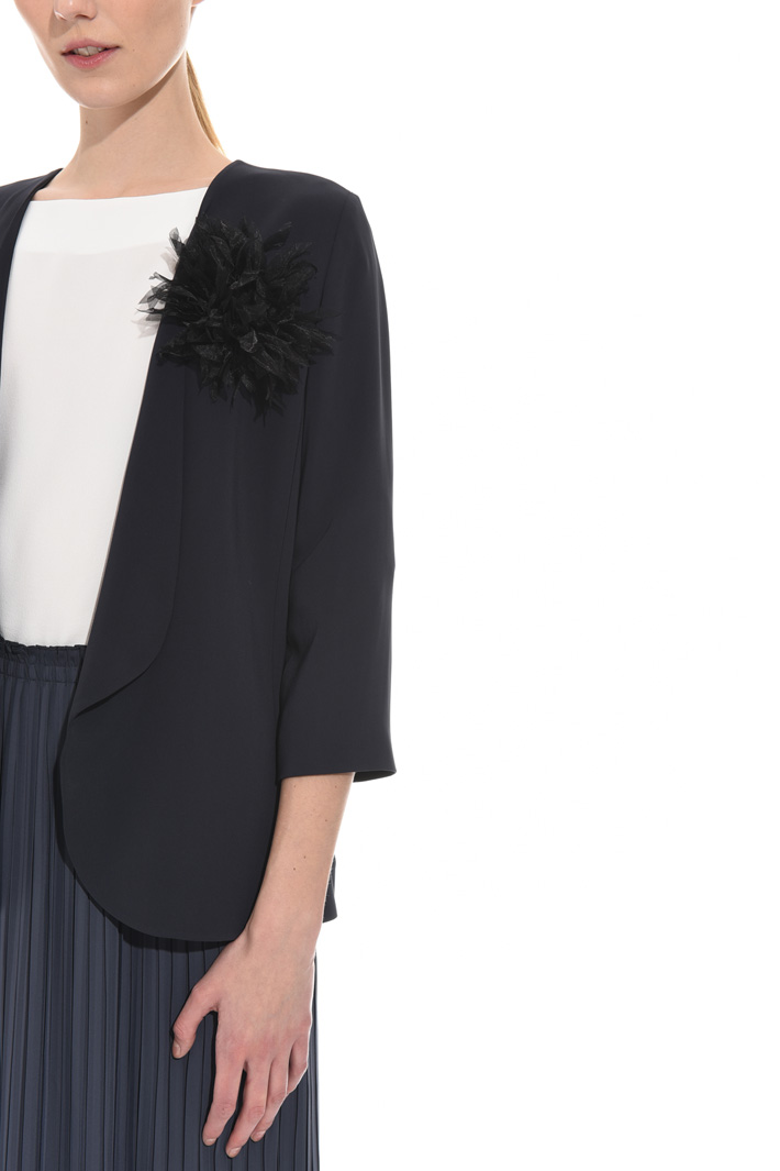 Jacket with matching brooch Intrend Jacket with matching brooch Intrend