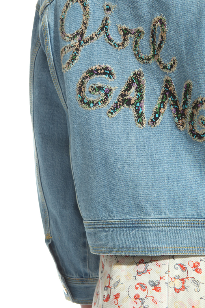 Giacca in jeans con ricamo Intrend Giacca in jeans con ricamo Intrend