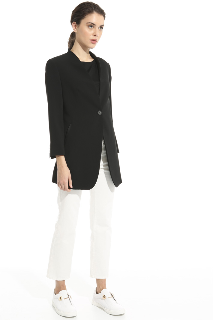 Giacca in crepe enver satin Intrend Giacca in crepe enver satin Intrend