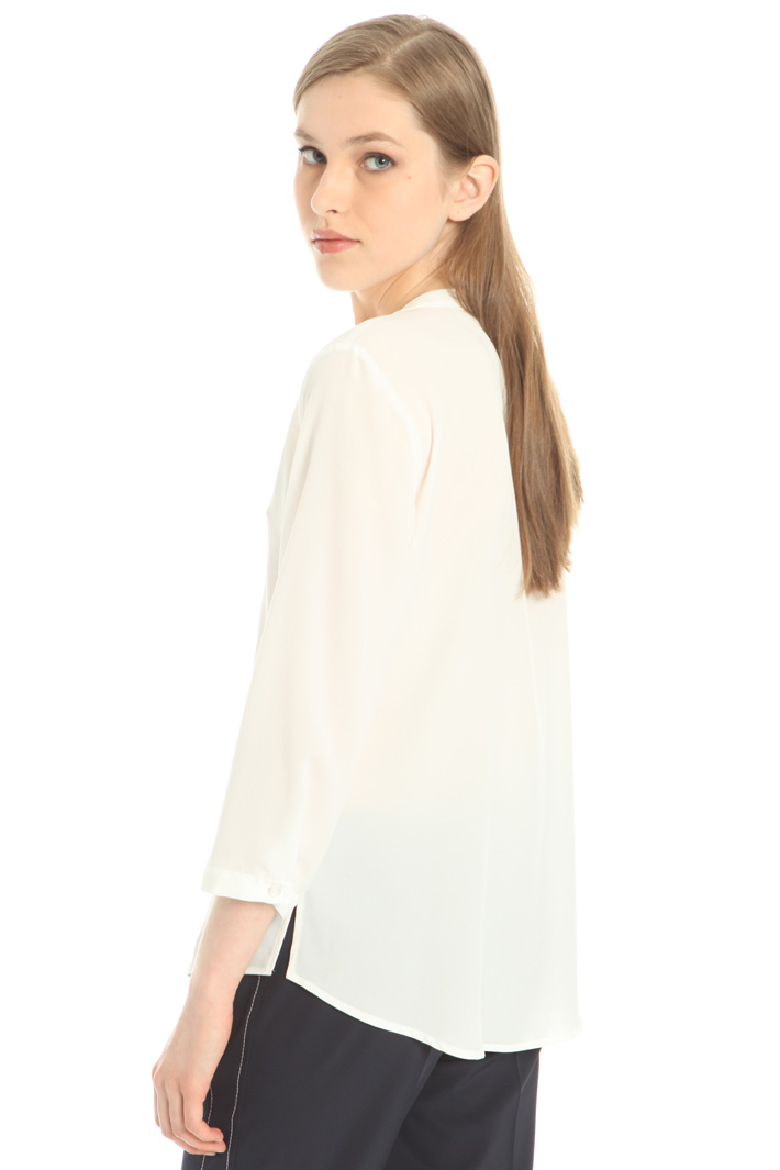 Crepe blouse Intrend Crepe blouse Intrend