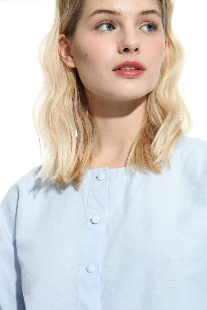 Linen chambray blouse Intrend Linen chambray blouse Intrend