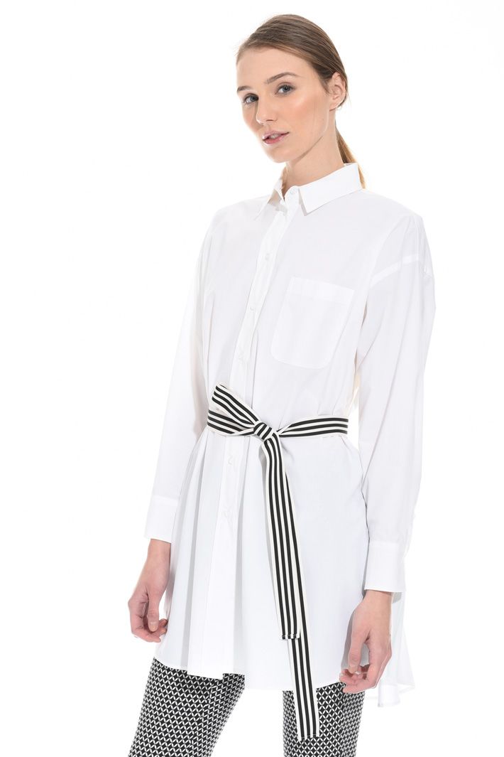 Oversized poplin shirt Intrend Oversized poplin shirt Intrend