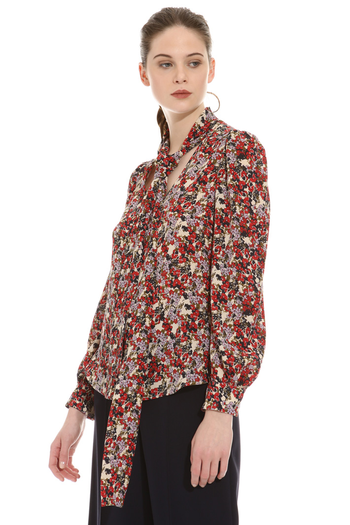 Scarf-neck blouse Intrend Scarf-neck blouse Intrend