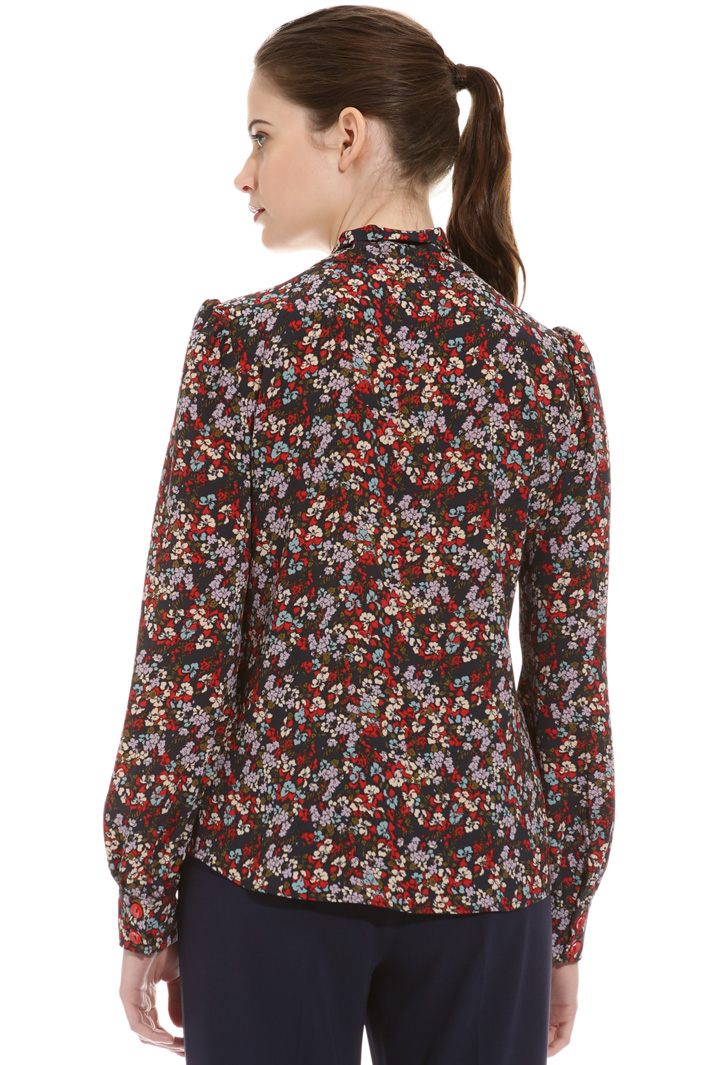 Scarf-neck blouse Intrend Scarf-neck blouse Intrend