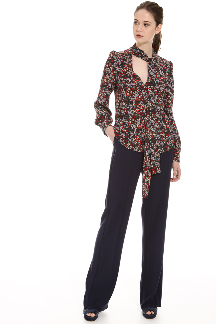 Scarf-neck blouse Intrend Scarf-neck blouse Intrend