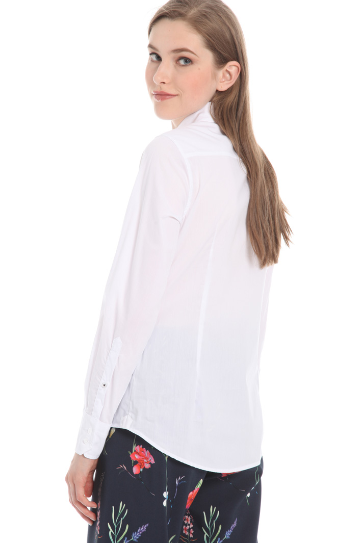 Close fitting cotton shirt Intrend Close fitting cotton shirt Intrend