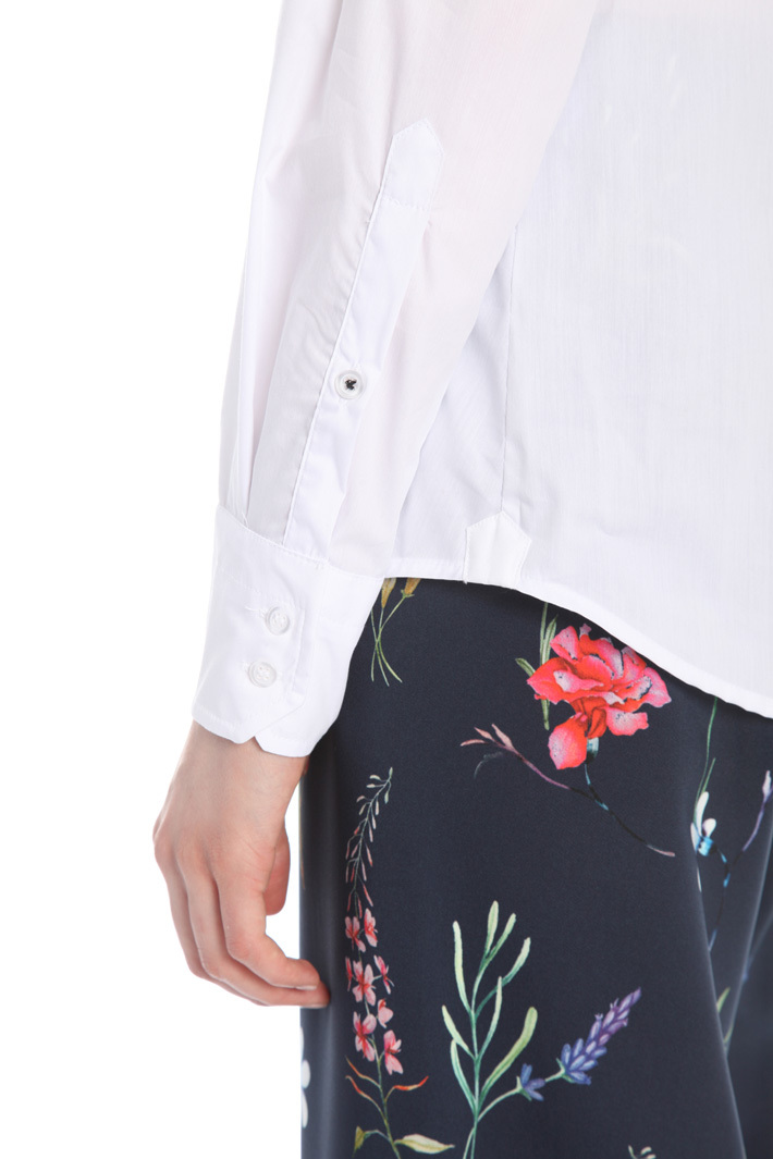 Close fitting cotton shirt Intrend Close fitting cotton shirt Intrend