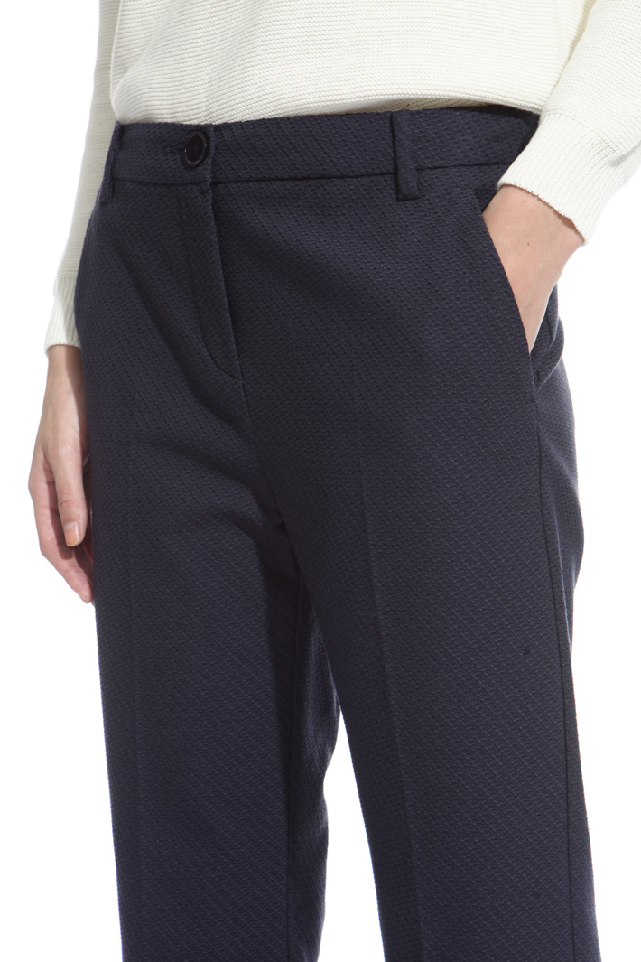 Pantalone cropped con bottoni Intrend Pantalone cropped con bottoni Intrend