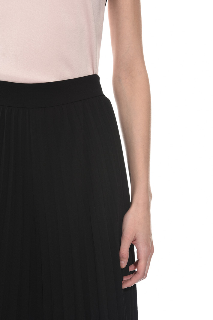 Pantalone in crepe plissé Intrend Pantalone in crepe plissé Intrend