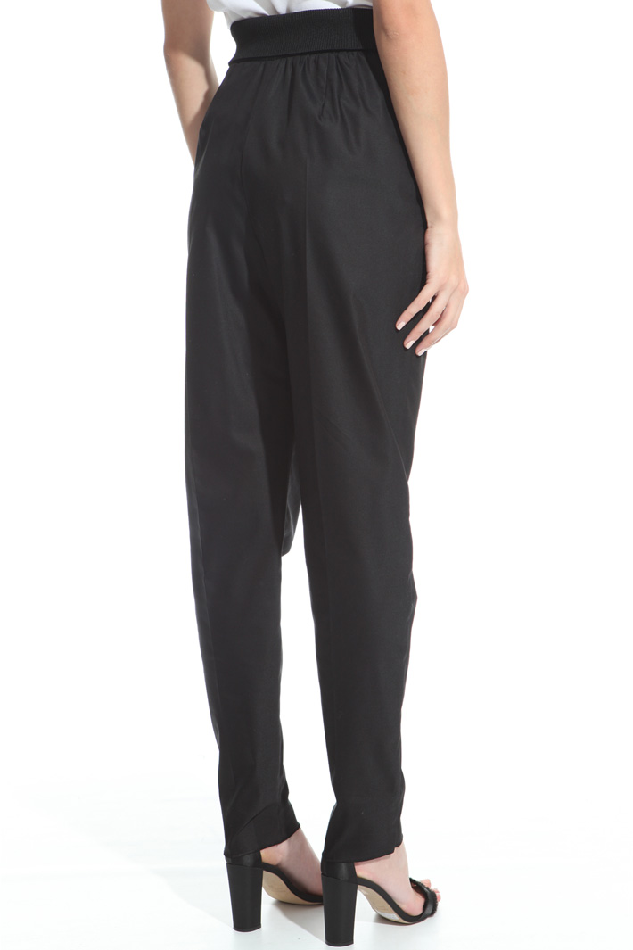 Trousers with elastic band
Intrend Trousers with elastic band
Intrend