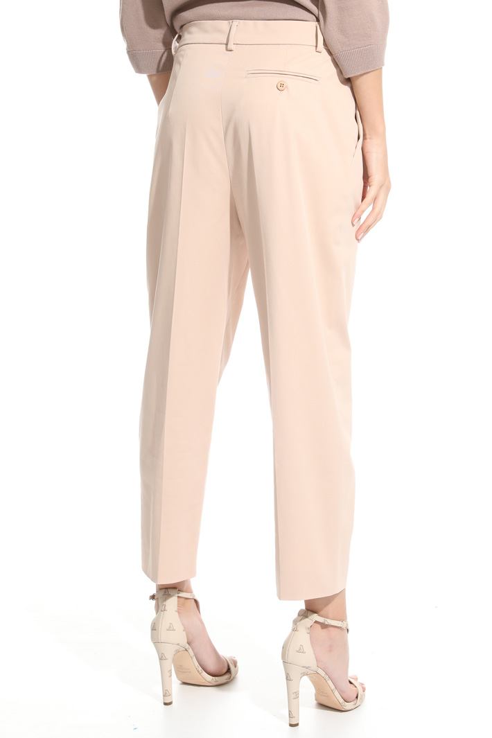 Cropped trousers in gabardine
Intrend Cropped trousers in gabardine
Intrend