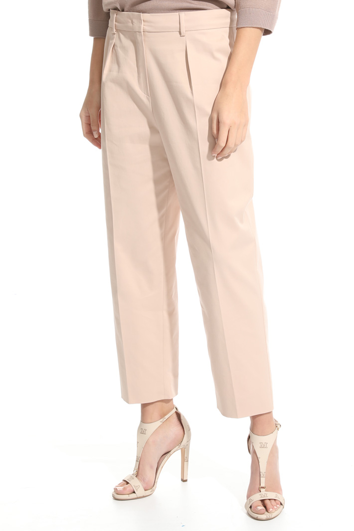 Cropped trousers in gabardine
Intrend Cropped trousers in gabardine
Intrend