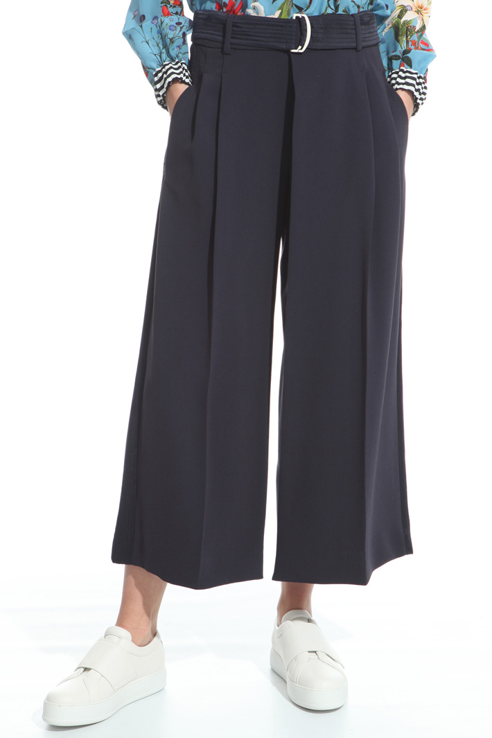Wide trousers in fluid cady
Intrend Wide trousers in fluid cady
Intrend
