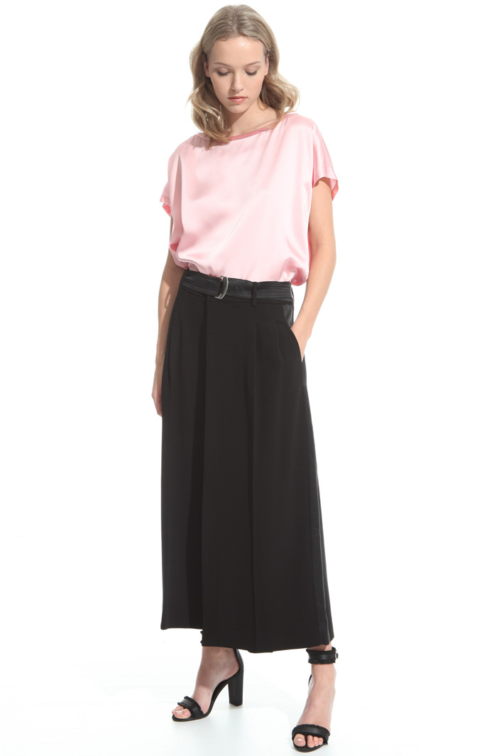 Wide trousers in fluid cady
Intrend Wide trousers in fluid cady
Intrend