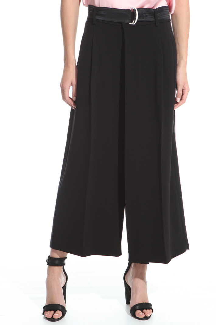 Wide trousers in fluid cady
Intrend Wide trousers in fluid cady
Intrend