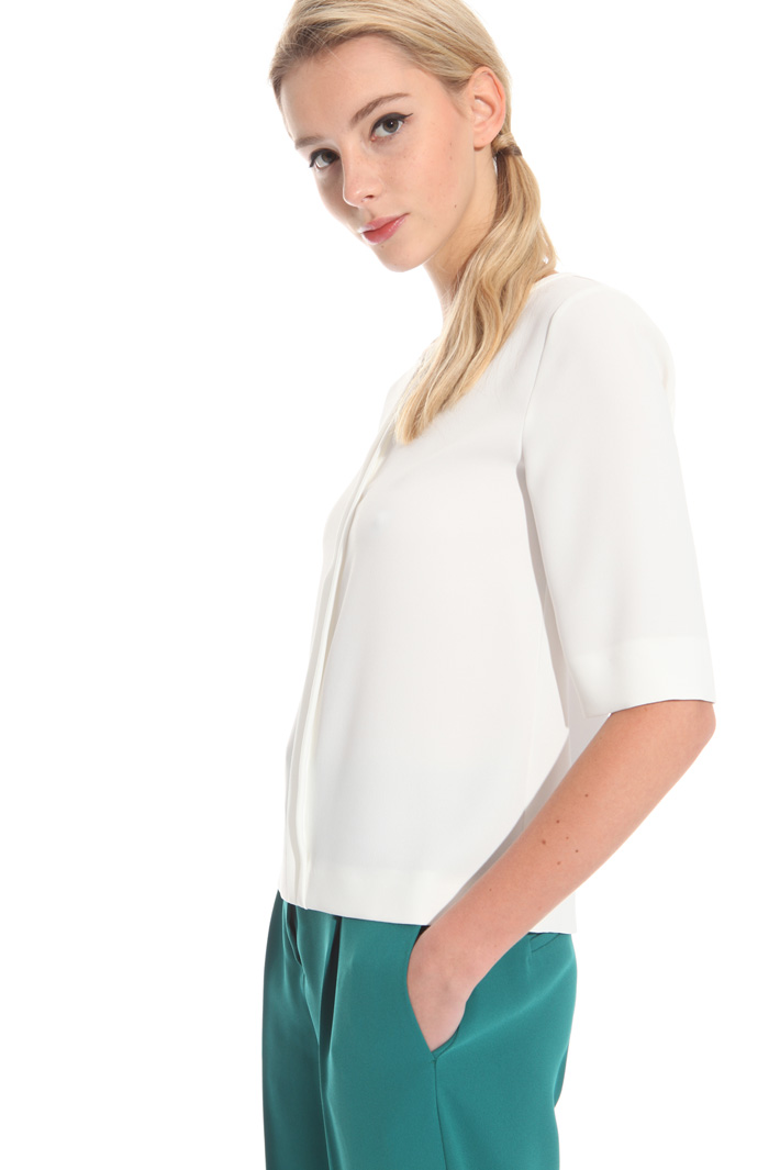 Boxy envers satin top Intrend Boxy envers satin top Intrend