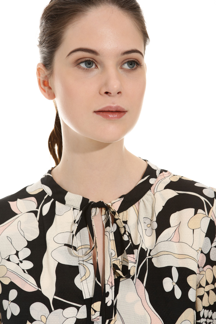 Three-quarter sleeve blouse Intrend Three-quarter sleeve blouse Intrend