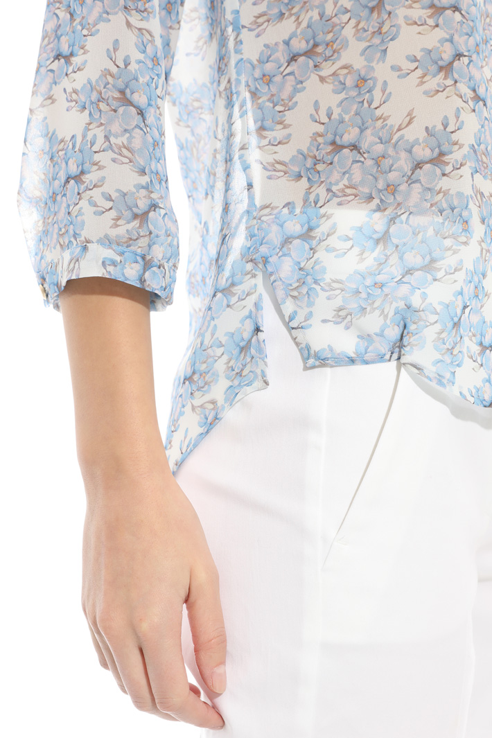 Crepe fabric blouse Intrend Crepe fabric blouse Intrend