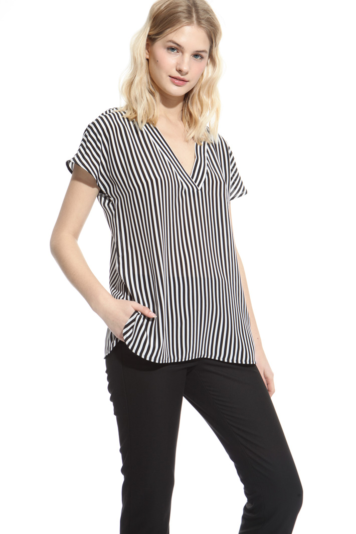 Top in pura seta Intrend Top in pura seta Intrend