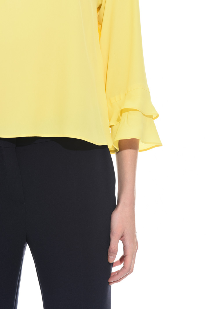 Silk crepe blouse Intrend Silk crepe blouse Intrend