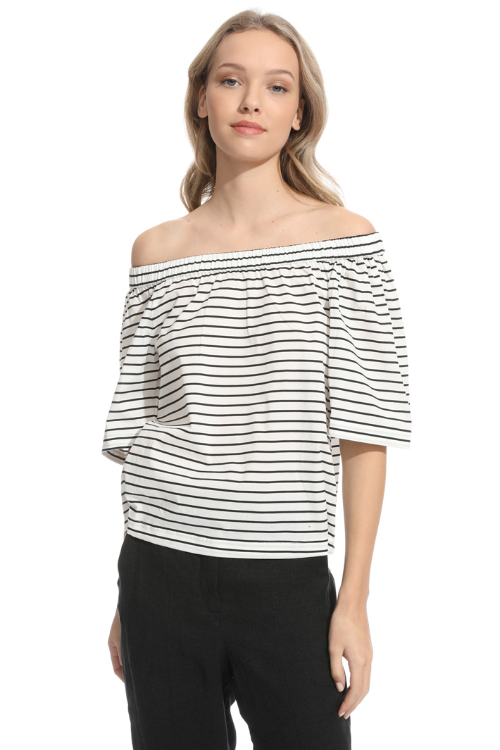 Off-the-shoulder top Intrend Off-the-shoulder top Intrend