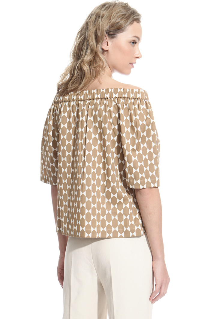 Top con scollo a barchetta Intrend Top con scollo a barchetta Intrend