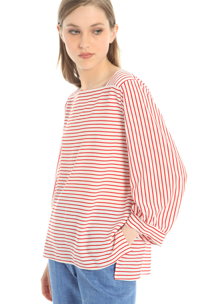 Rounded sleeve blouse Intrend Rounded sleeve blouse Intrend
