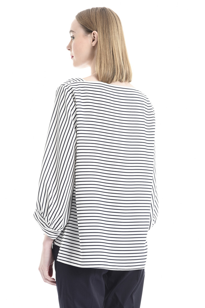 Rounded sleeve blouse Intrend Rounded sleeve blouse Intrend