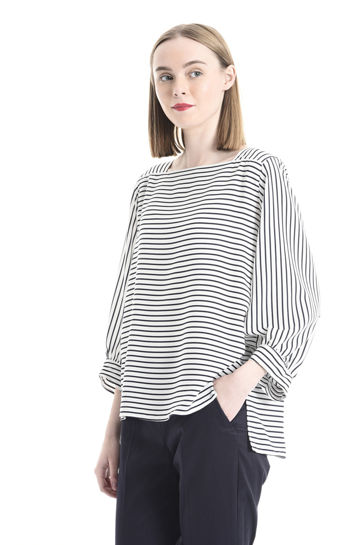 Rounded sleeve blouse Intrend Rounded sleeve blouse Intrend