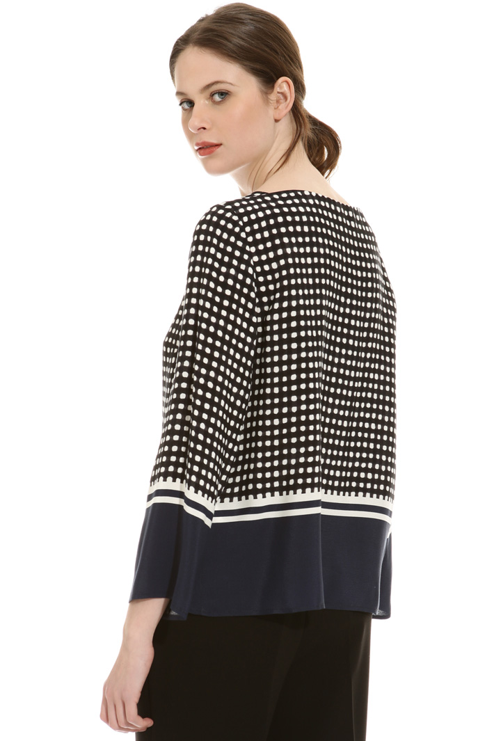Fluid fabric blouse Intrend Fluid fabric blouse Intrend