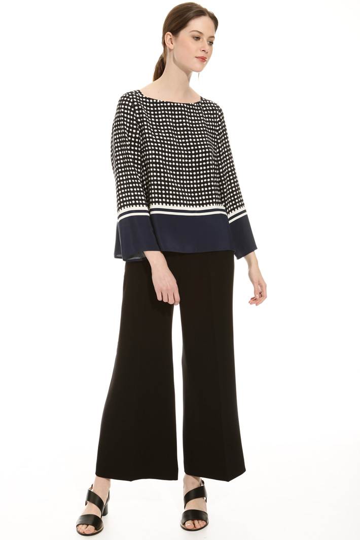 Fluid fabric blouse Intrend Fluid fabric blouse Intrend