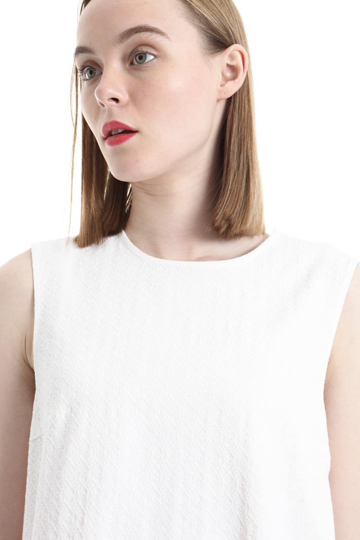 Dress in matelassé fabric Intrend Dress in matelassé fabric Intrend