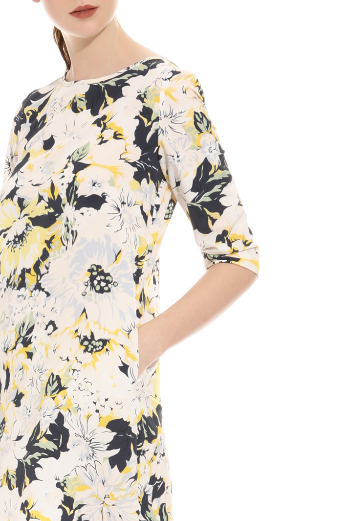 Crepe fabric dress Intrend Crepe fabric dress Intrend