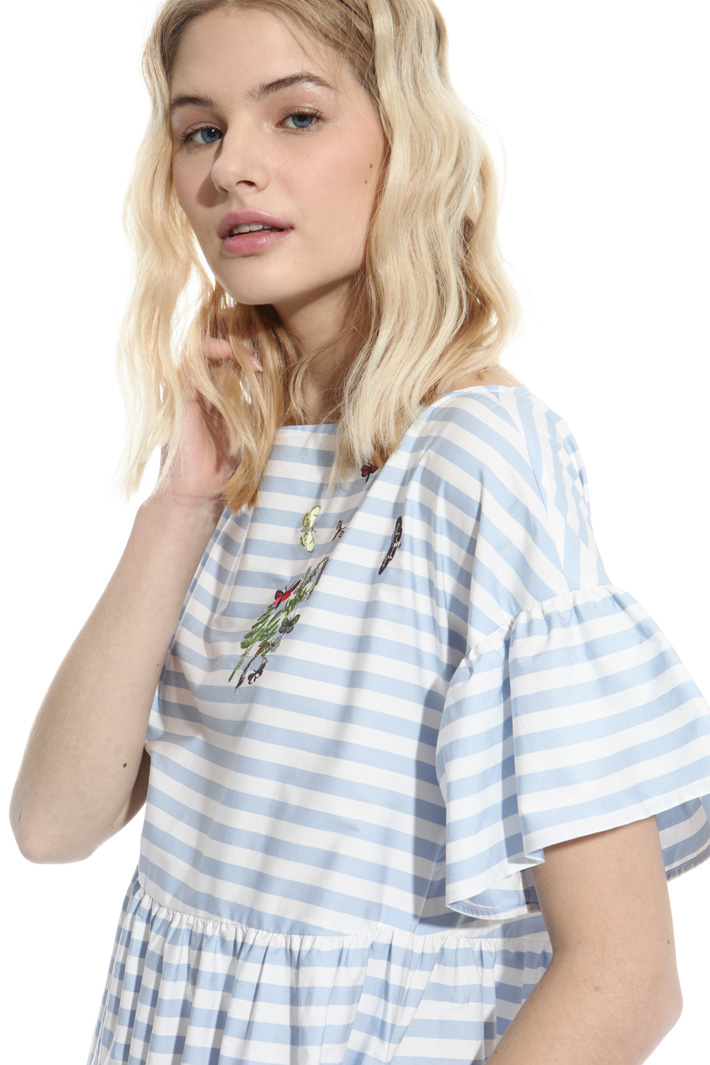 Embroidered dress with flounces Intrend Embroidered dress with flounces Intrend