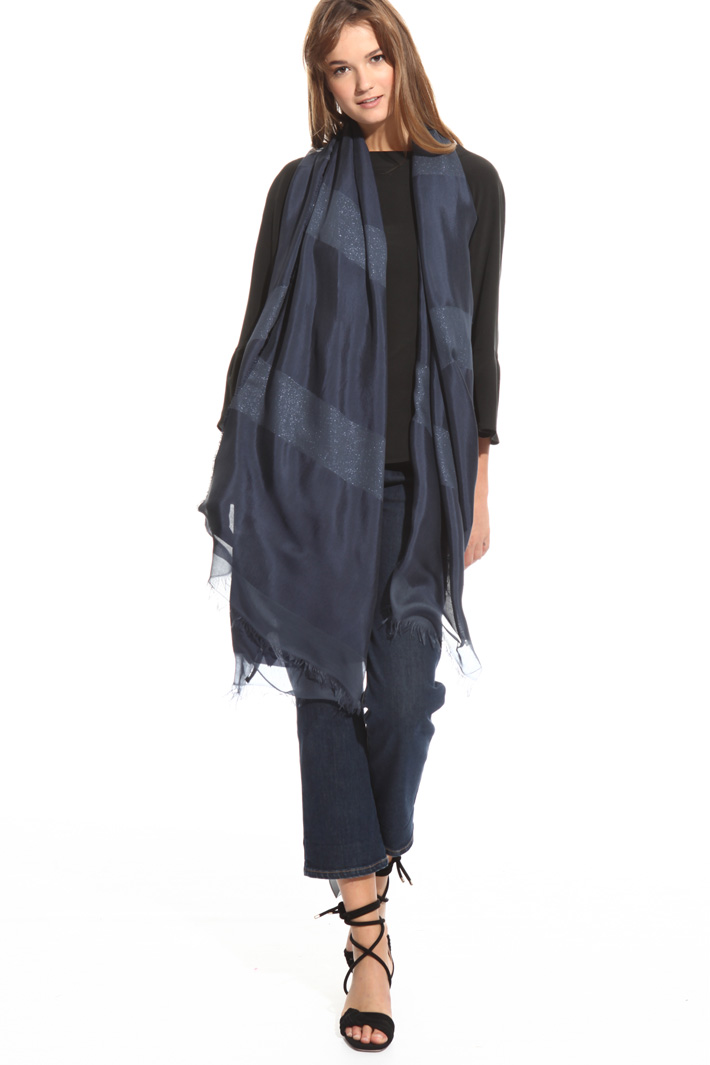 Stole with lurex stripes
Intrend Stole with lurex stripes
Intrend