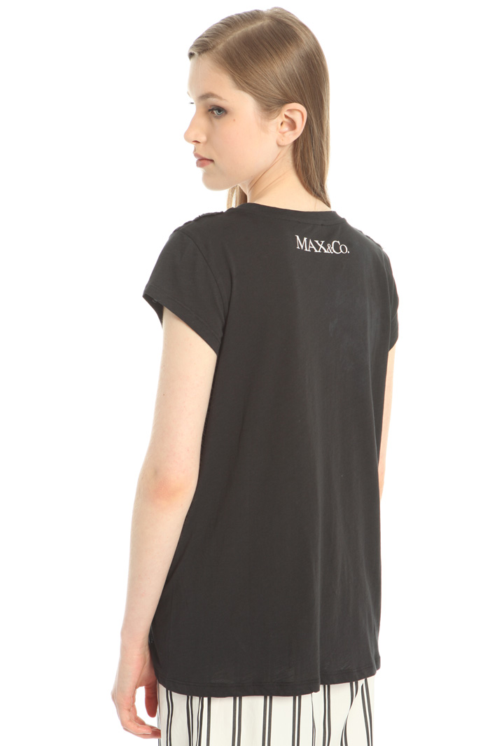 Floral patch T-shirt Intrend Floral patch T-shirt Intrend