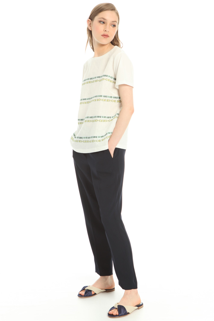 Embroidered T-shirt Intrend Embroidered T-shirt Intrend