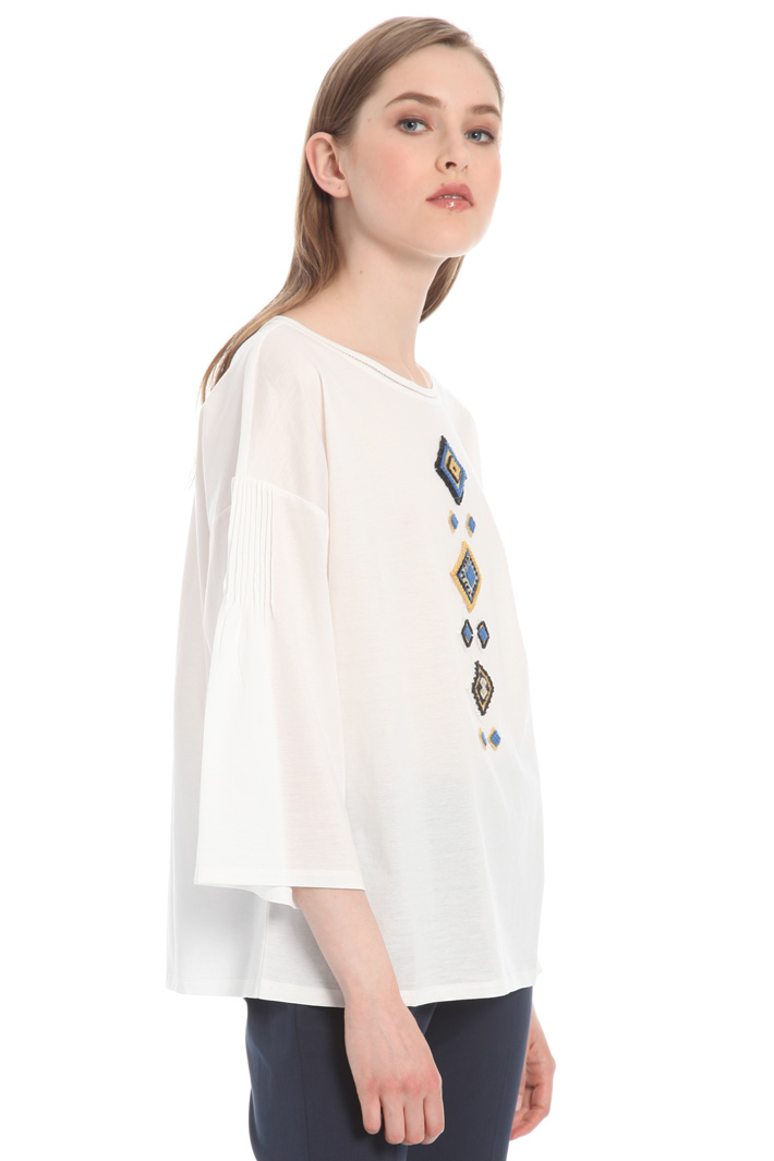 Embroidered T-shirt Intrend Embroidered T-shirt Intrend