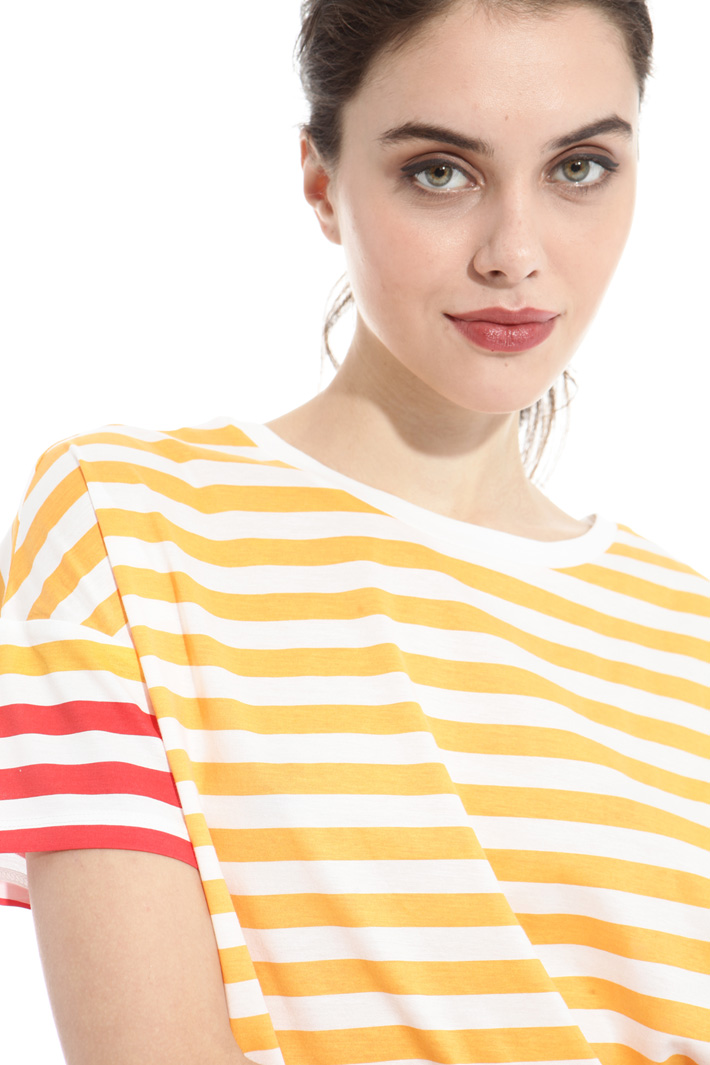 Printed boxy T-shirt Intrend Printed boxy T-shirt Intrend