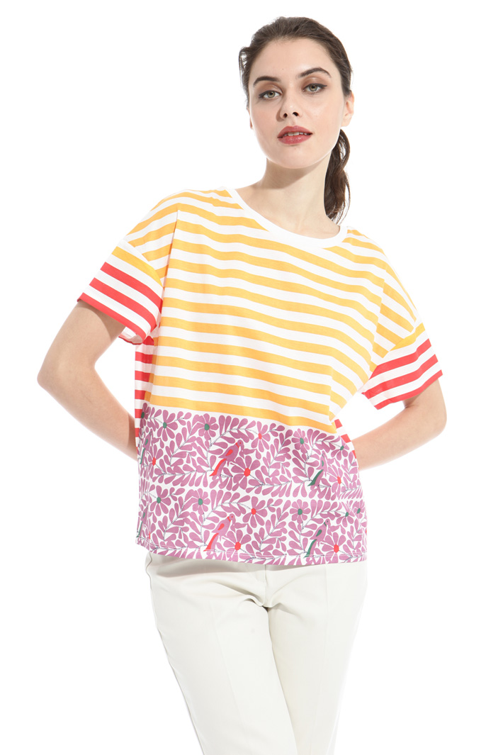 Printed boxy T-shirt Intrend Printed boxy T-shirt Intrend
