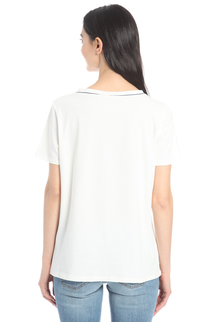 T-shirt in jersey con ricamo Intrend T-shirt in jersey con ricamo Intrend