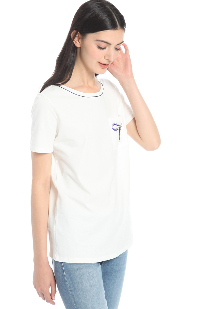 T-shirt in jersey con ricamo Intrend T-shirt in jersey con ricamo Intrend