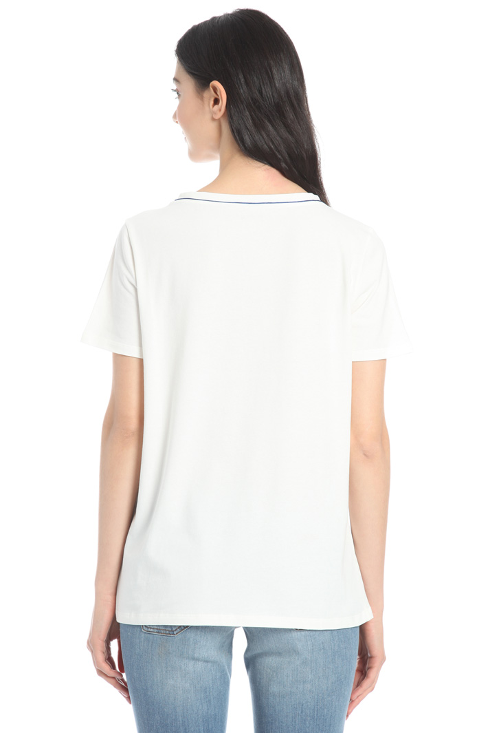 T-shirt in jersey con ricamo Intrend T-shirt in jersey con ricamo Intrend