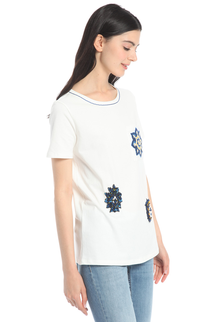 T-shirt in jersey con ricamo Intrend T-shirt in jersey con ricamo Intrend