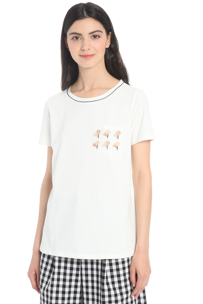 T-shirt in jersey con ricamo Intrend T-shirt in jersey con ricamo Intrend