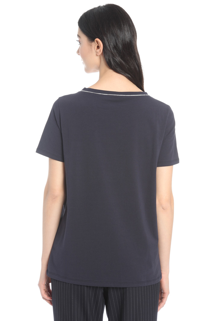 T-shirt in jersey con ricamo Intrend T-shirt in jersey con ricamo Intrend