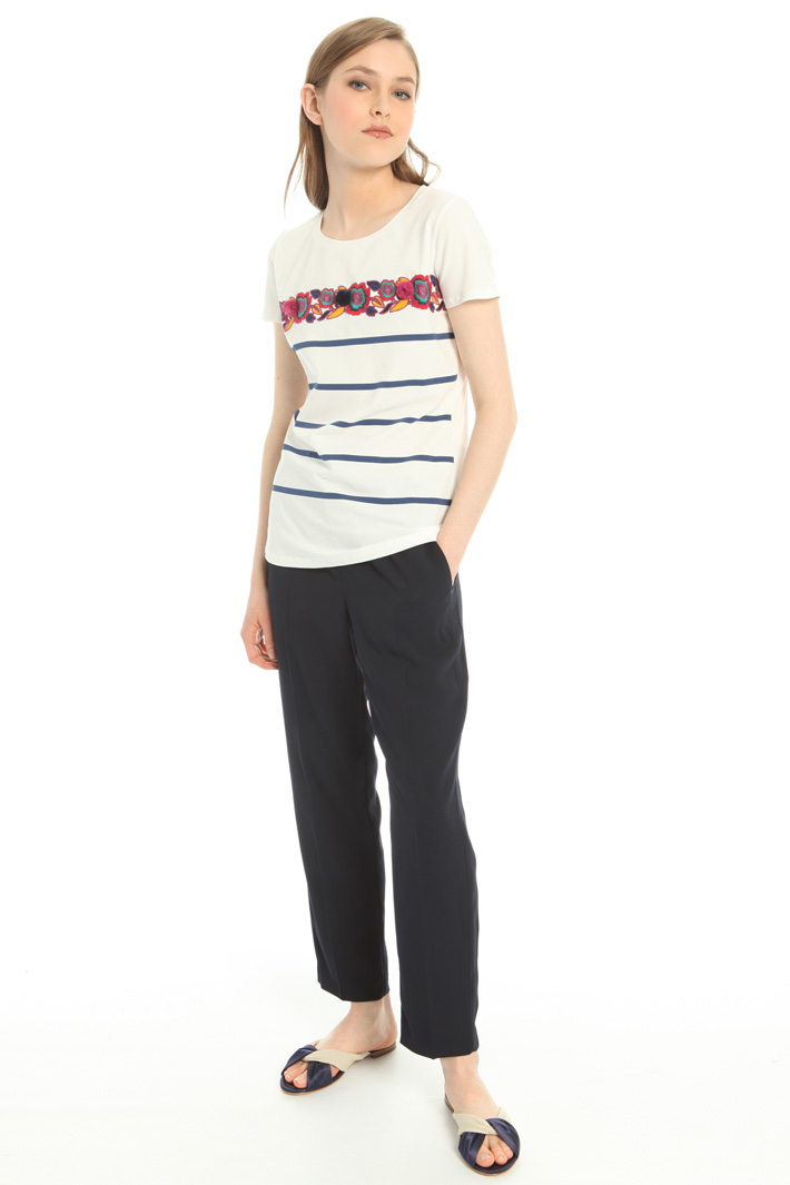 Printed and embroidered T-shirt Intrend Printed and embroidered T-shirt Intrend