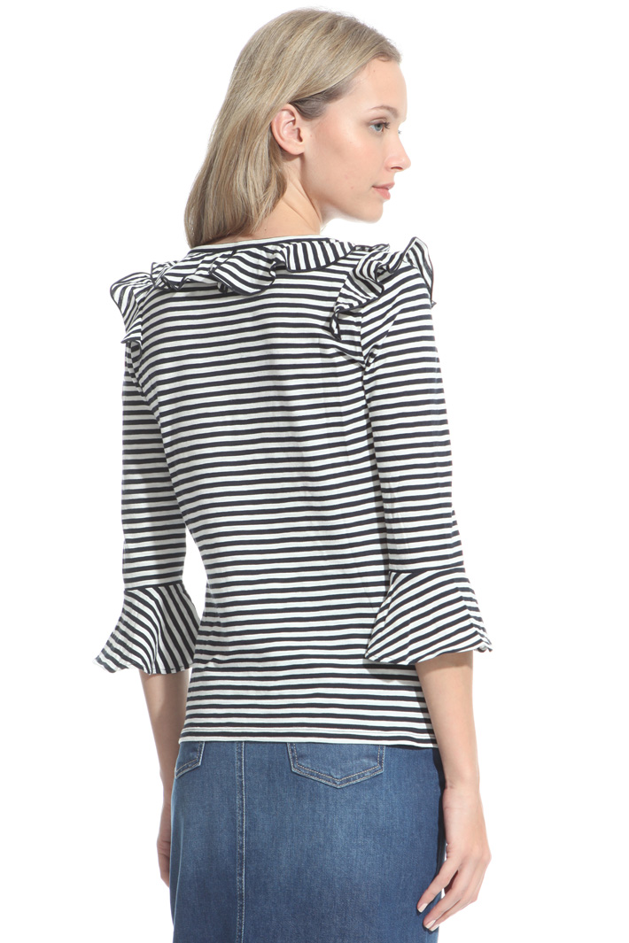 T-shirt con volant Intrend T-shirt con volant Intrend