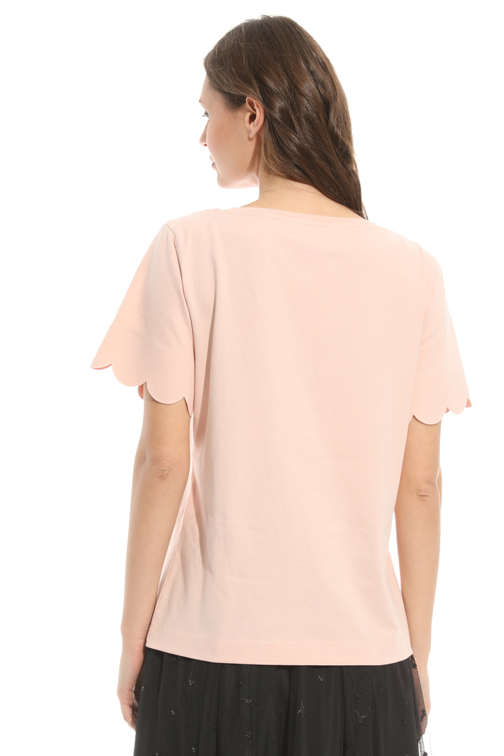 Scalloped hem T-shirt Intrend Scalloped hem T-shirt Intrend
