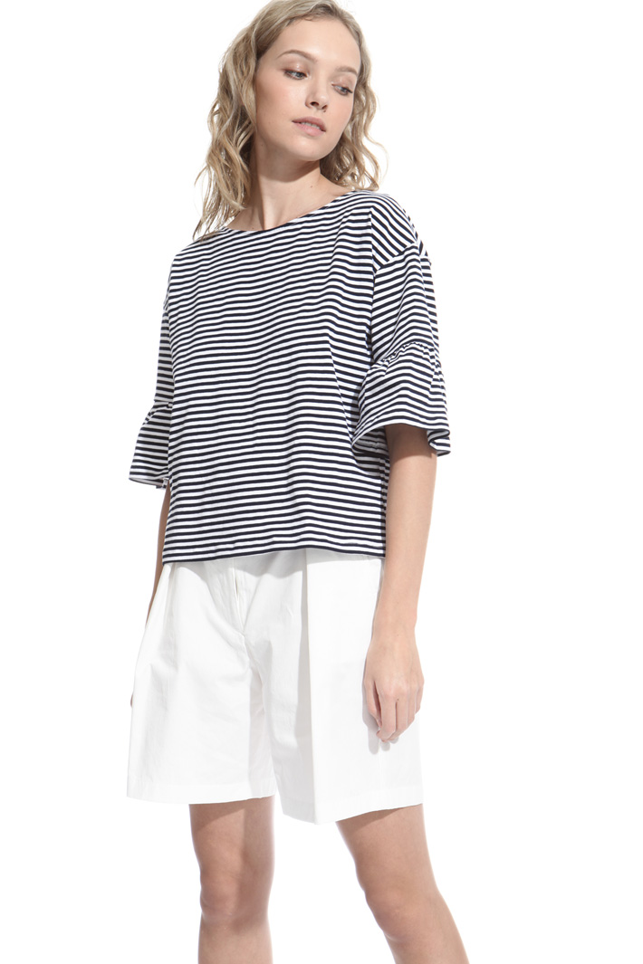 Bell sleeve T-shirt Intrend Bell sleeve T-shirt Intrend